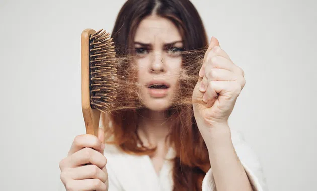 7 Tips Merawat Rambut agar Tetap Kuat dan Nggak Mudah Rontok